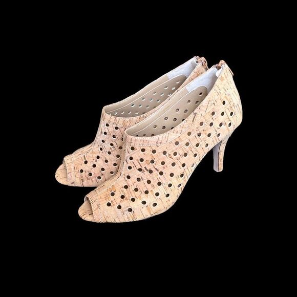 Vaneli peep toe cork pumps with perforations and stiletto heel size 6.5 - Picture 1 of 9